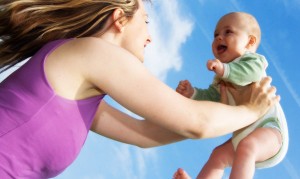 Läs mer om artikeln 11 överlevnadstips för nyblivna mammor